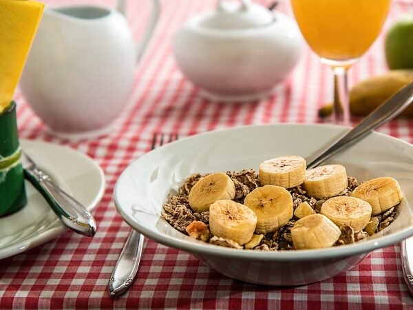 Banane: benefici, ricette veloci, valori nutrizionali e tutto ciò che devi sapere